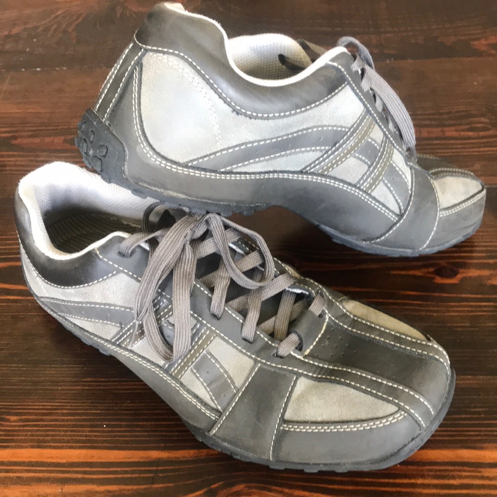 SKECHERS men’s grey casual dress shoes size 10